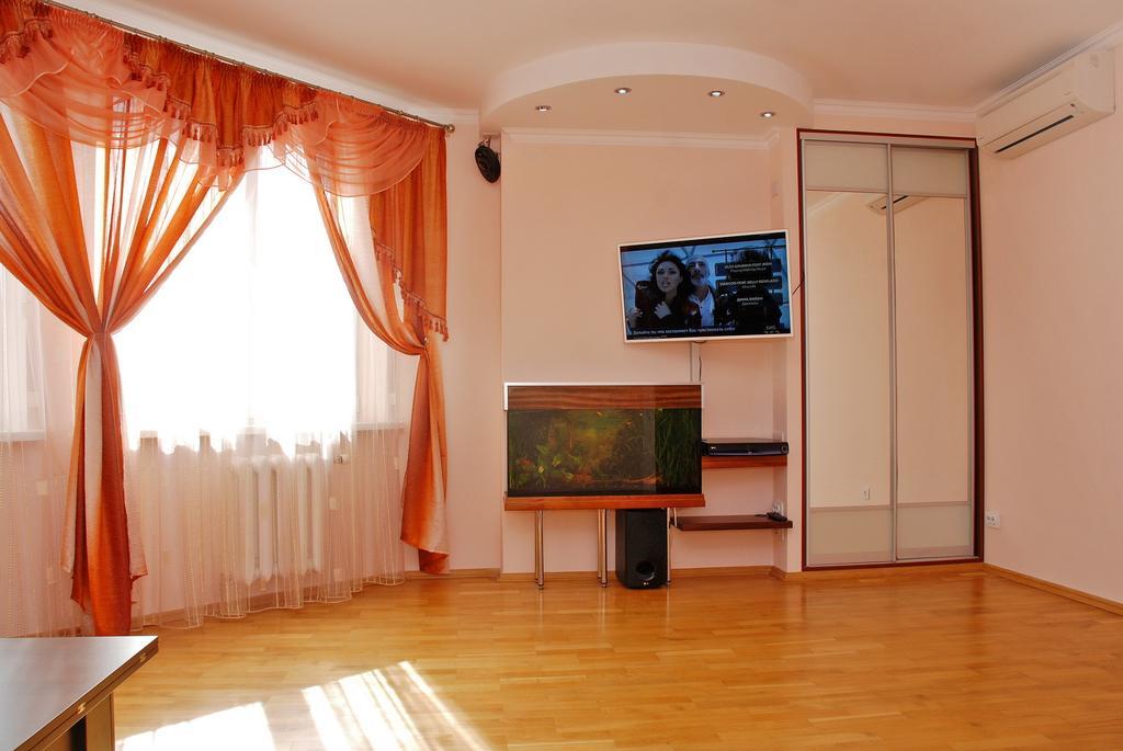 Kiev Pozniaky Apartment الغرفة الصورة